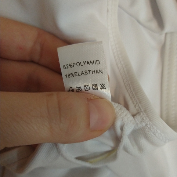 🌹White Ruffled Tiered Off the Shoulder Bathing Suit Top Small - Picture 7 of 7